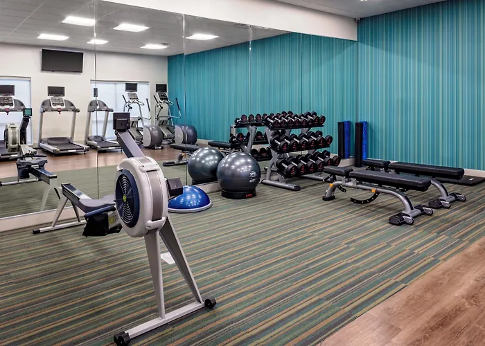 Holiday Inn Express & Suites - Madison By Ihg